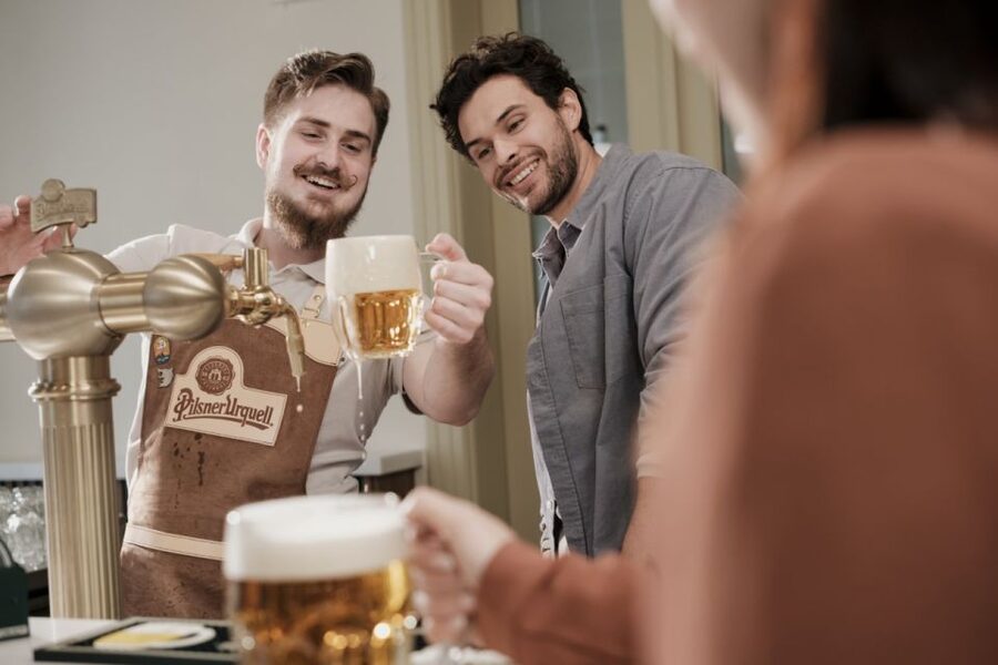 Prague: Beer Pouring Class at Pilsner Urquell Experience - How long the experience really feels