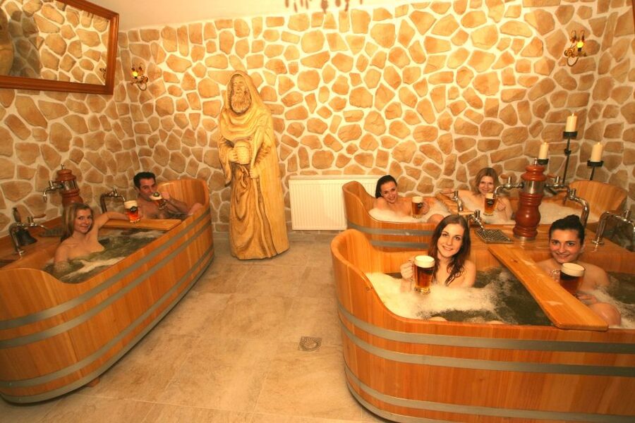 Prague: Beer Spa Bernard with Beer and Massage Option - What happens during the one-hour visit