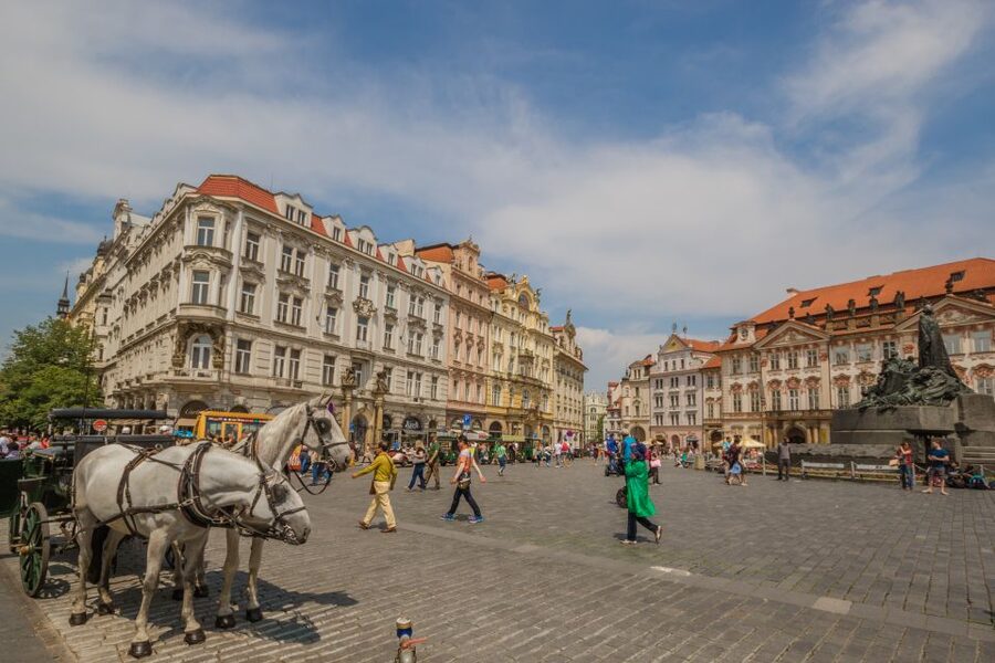 Prague: Big Bus Hop-on Hop-off, Castle Tour and River Cruise - How to plan one day or two