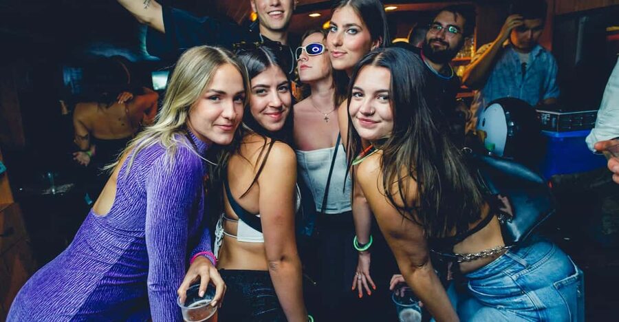 Prague: Boat Party with Unlimited Drinks & After Party Entry - Key points to know before booking