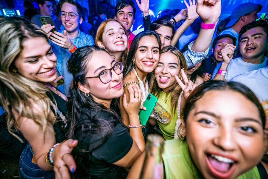 Prague: Boat Party with Unlimited Drinks & After Party Entry - What this Prague boat party actually feels like