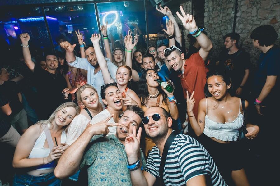 Prague: Boat Party with Unlimited Drinks & After Party Entry - How the drink choices affect the value