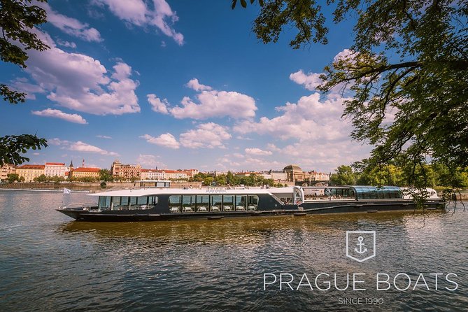 Prague Boats 2-hour Lunch Cruise - What the two hours actually feel like