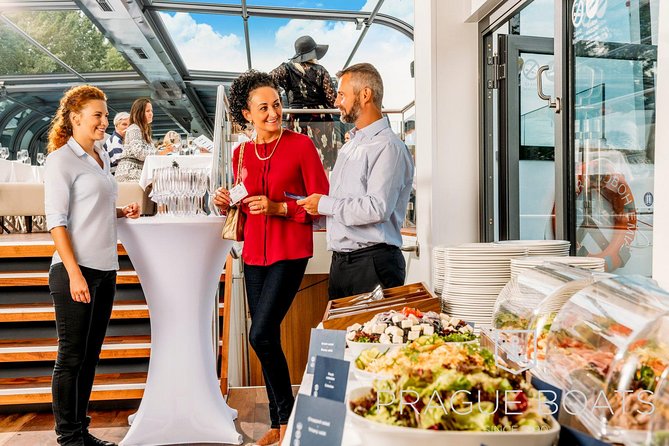 Prague Boats 2-hour Lunch Cruise - Window seats, table spacing, and the best place to sit