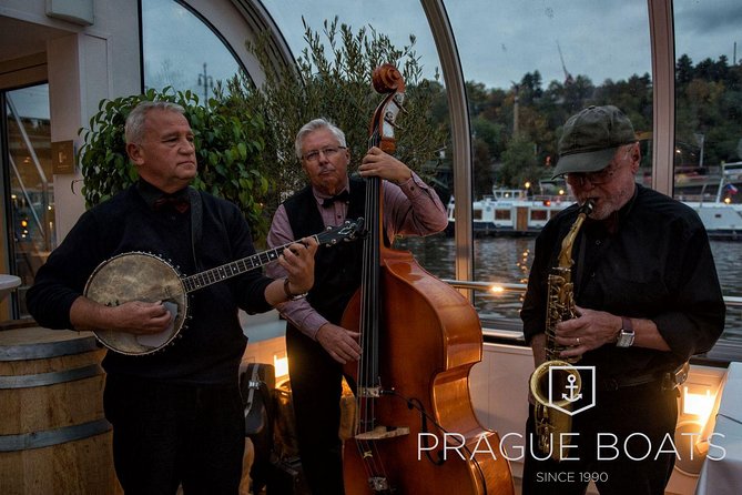 Prague Boats 3-hour Dinner Cruise - What is served at the buffet