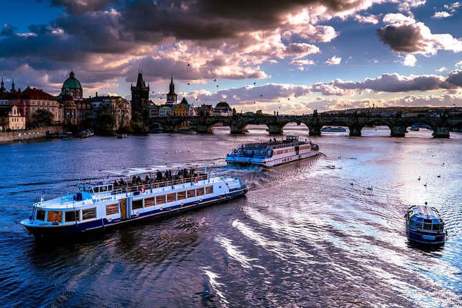 PRAGUE BOATS: 50-Minute Sightseeing Cruise - Choosing your seat and the best departure time