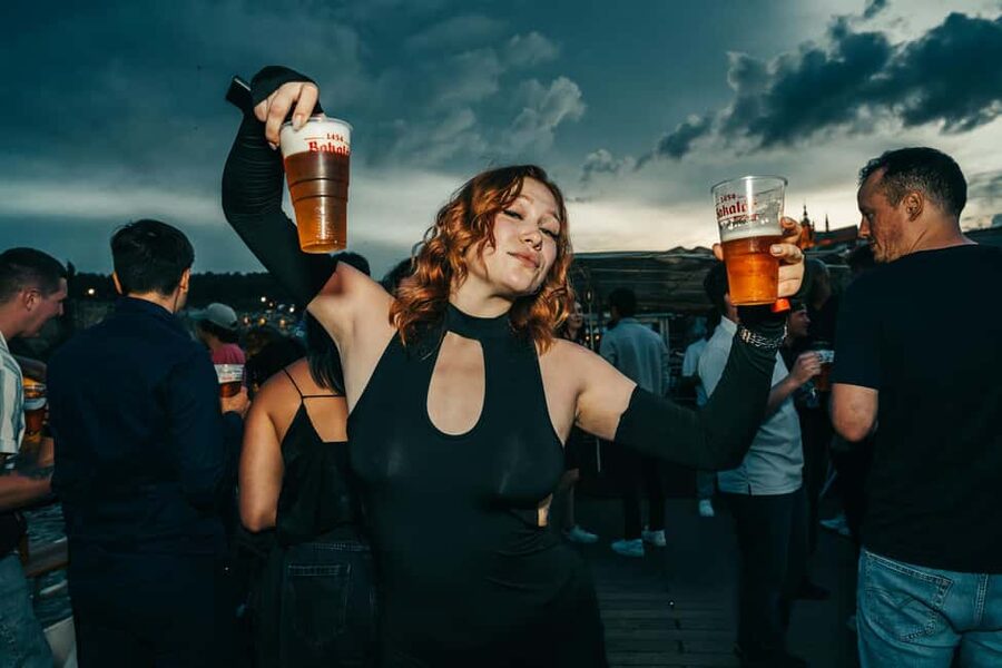 Prague: Booze Cruise with Open Bar and Duplex Entry - Practical ways to make the night better