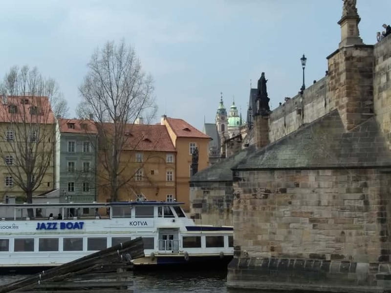 Prague: Bus and Boat Tour - Who will get the most from this tour