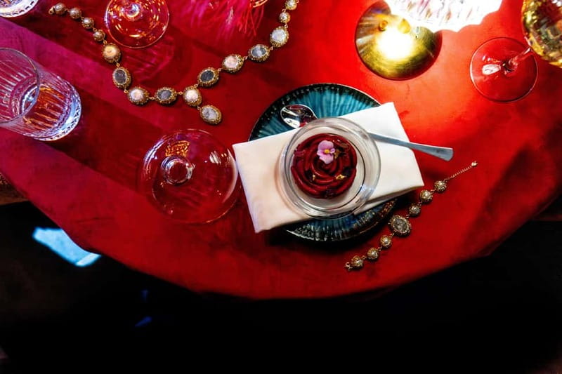 Prague: Cabaret Show at Medusa - Nightlife Prague - Dress Code and Age Limits Are Serious