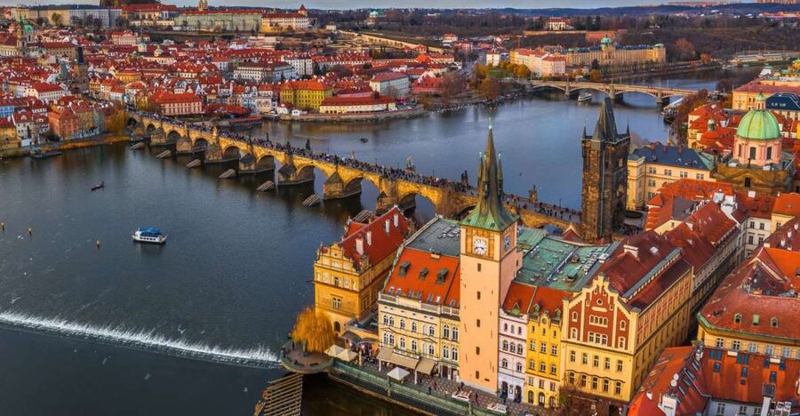 Prague: Castle and Jewish Quarter Tour with Cruise and Lunch - Should you book it?