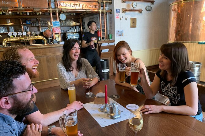 Prague Castle and Pubs Tour with Drinks Included - Meeting in Malá Strana at 3 p.m.