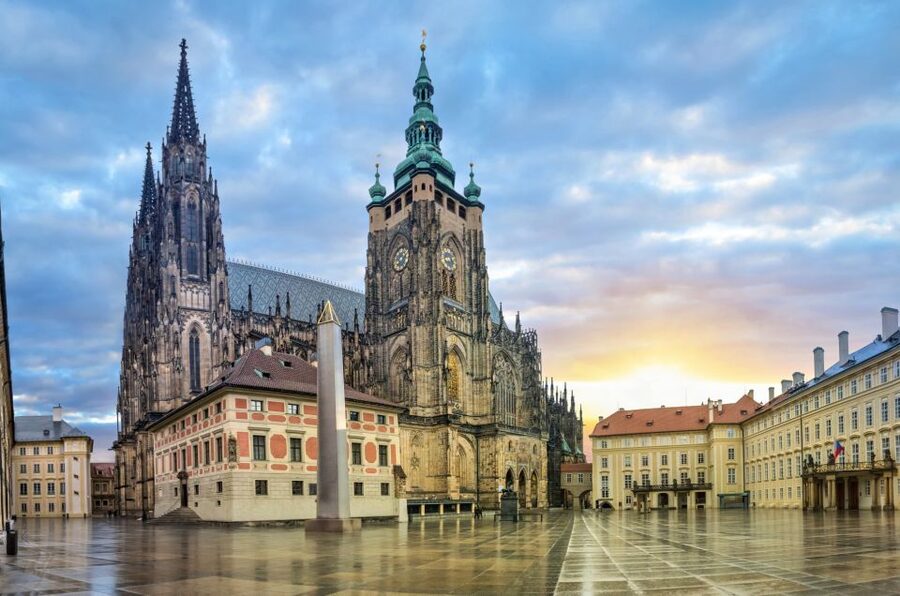 Prague Castle and St. Vitus Cathedral Private Walking Tour - Who should book this castle walk?