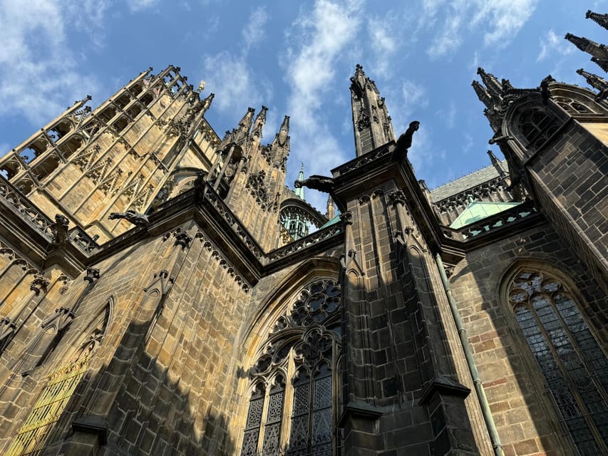 Prague Castle Interiors & Changing of the Guard-Small group - St. George’s Basilica and a change of mood