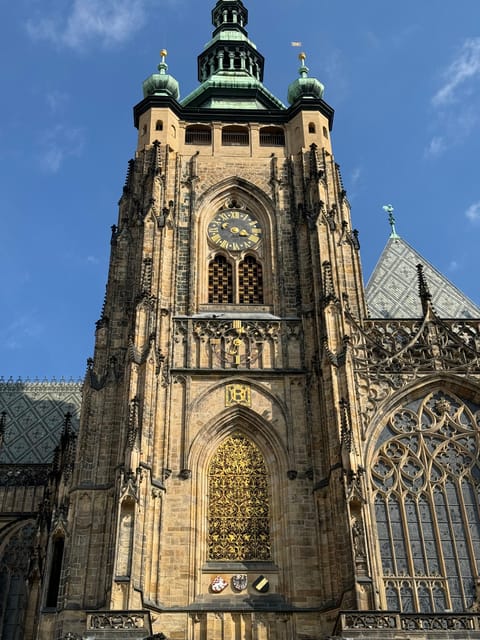 Prague Castle Interiors & Changing of the Guard-Small group - Golden Lane, with atmosphere and a little color