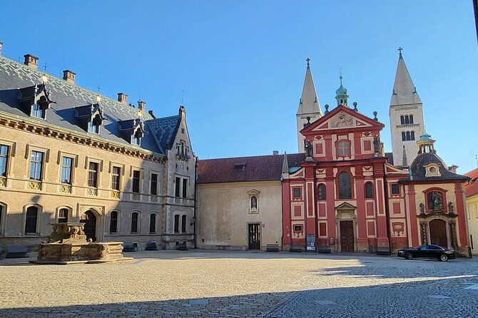 Prague Castle Private Walking Tour - What the private format changes