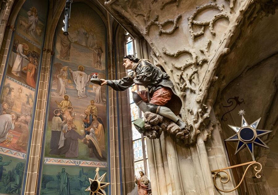 Prague Castle: Royal Palace, Cathedral, and Golden Lane Tour - Daliborka Tower and the castle’s darker stories