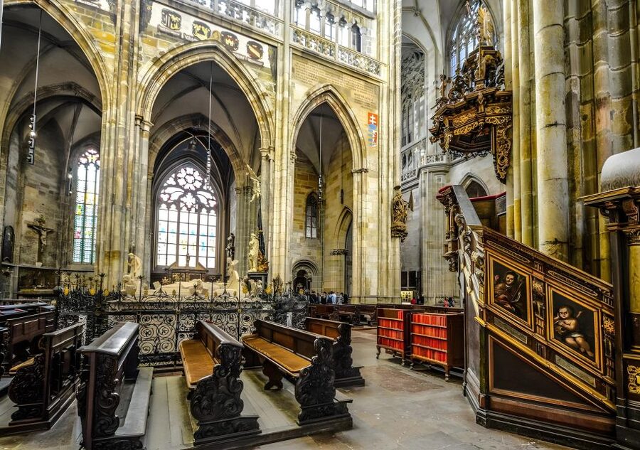 Prague Castle: Royal Palace, Cathedral, and Golden Lane Tour - What the $41 price really covers