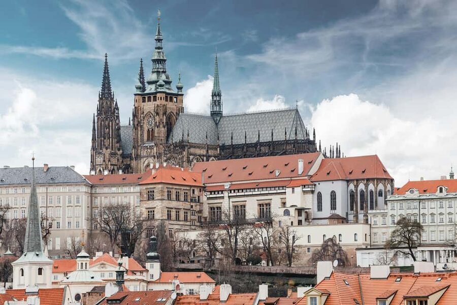 Prague Castle St. Vitus Cathedral, Royal Palace, St. George's Basilica - St. Vitus Cathedral and the royal heart of Bohemia