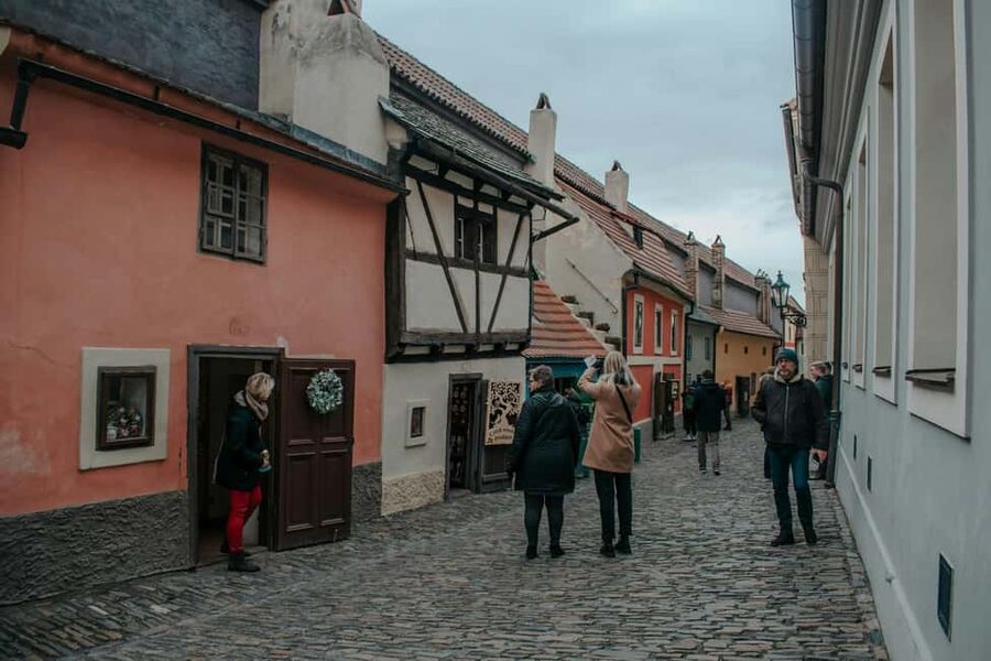 Prague Castle St. Vitus Cathedral, Royal Palace, St. George's Basilica - The Old Royal Palace and Prague’s defenestration