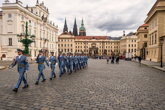 Prague Castle Ticket Including Audio Guide & 15min introduction - The online audio guide is useful but not foolproof