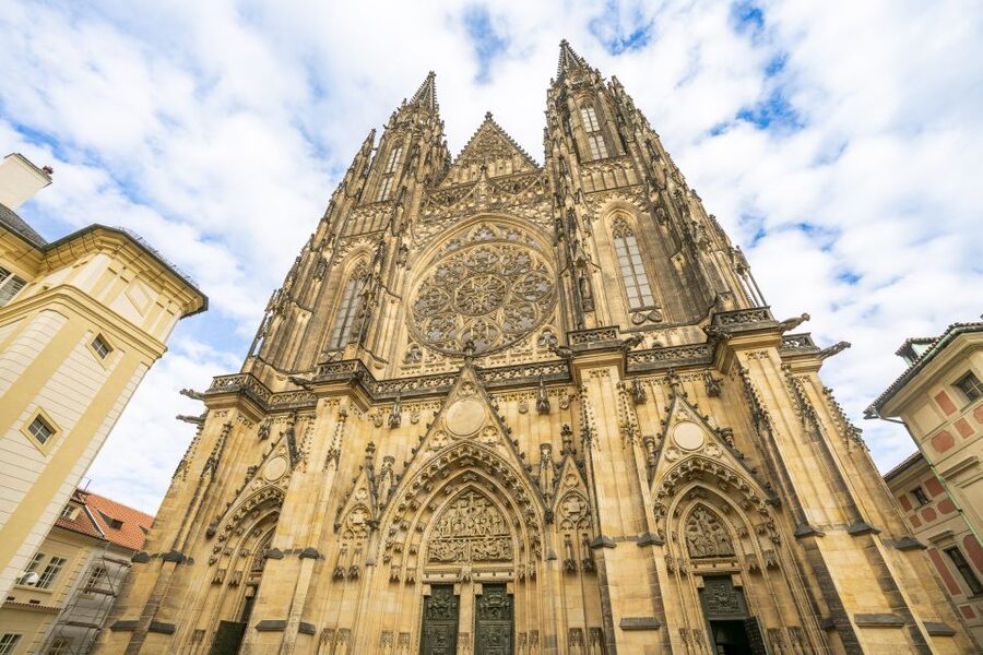 Prague: Castle Tour with Local Guide and Entry Ticket - Walking Golden Lane