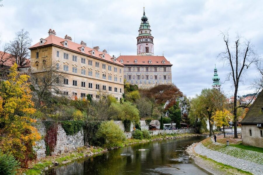 Prague: Cesky Krumlov Private Day Tour - Vltava River views and the best photo stops