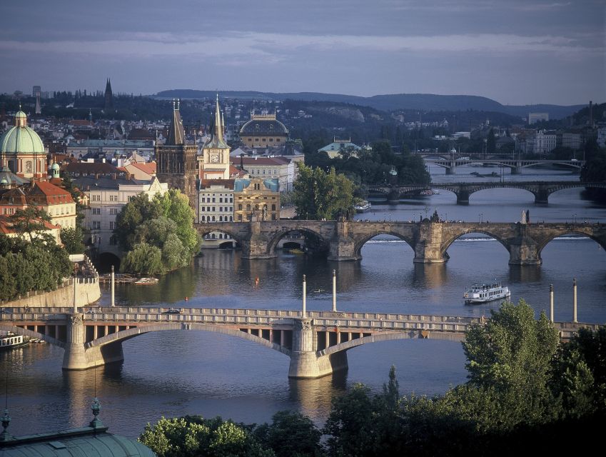 Prague City: 1-Hour Orientation Tour by Bus - What the audio commentary adds