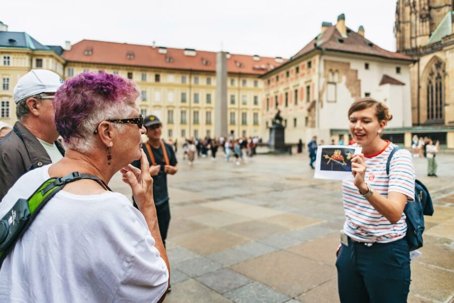 Prague: City Highlights By Bus, Boat, and on Foot - The Jewish Quarter and its solemn atmosphere