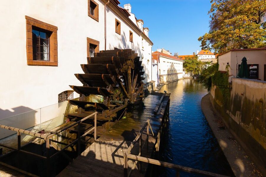 Prague: City Highlights Private Walking Tour - Prague Castle: finish with the city at your feet