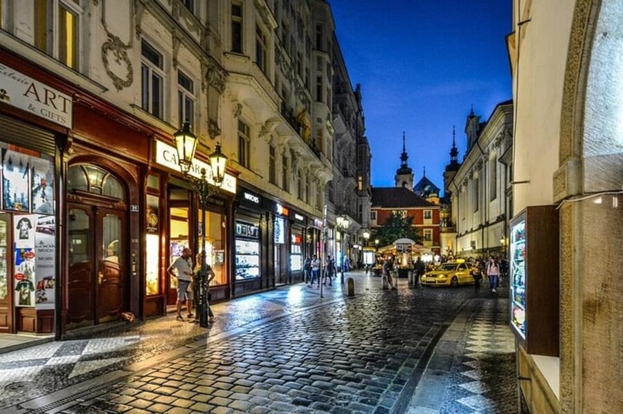 Prague: City Highlights Walking Tour - Old Town: Prague’s most familiar face