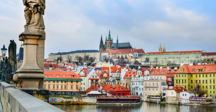 Prague: City Tour - The bus introduction: National Museum to Dancing House