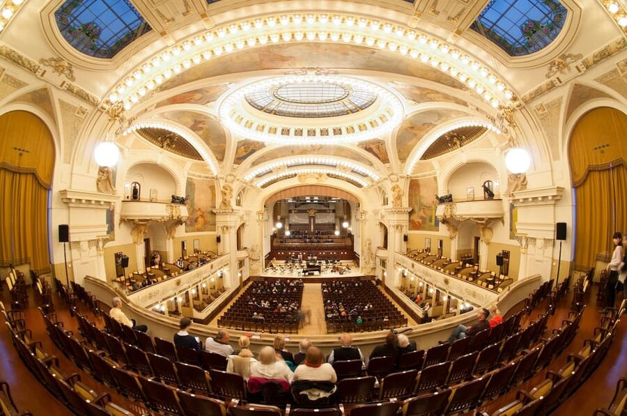 Prague: Classical Concerts at Smetana Hall, Municipal House - What the performers add to the evening