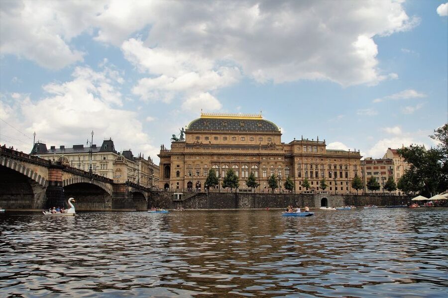 Prague Complete Tour in Spanish & Lunch, Tickets - Guide quality and the Spanish-language advantage