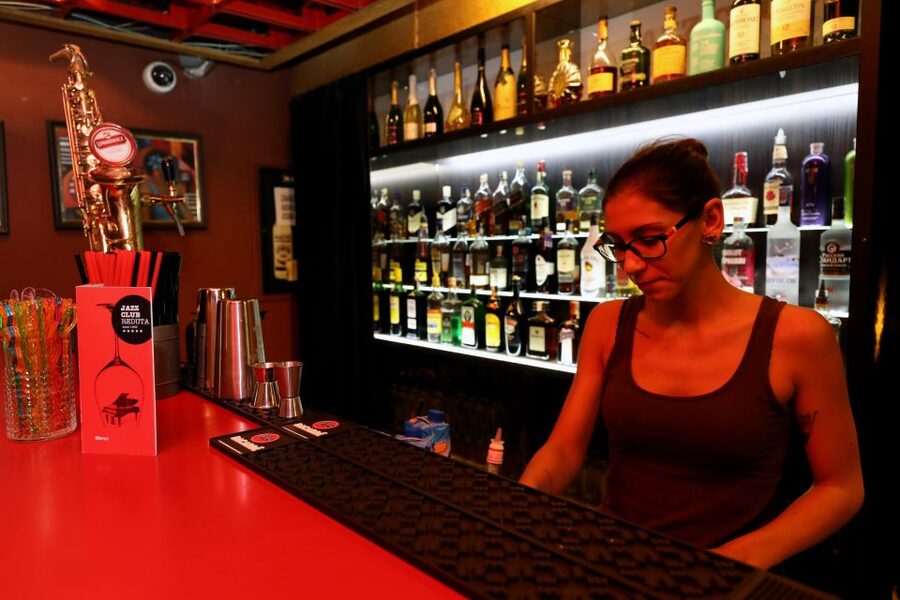 Prague: Concert at Reduta Jazz Club - Small details that make the night easier