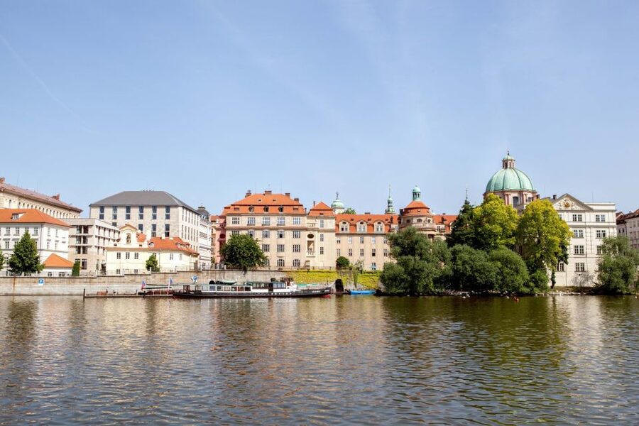 Prague Cruise: 1-Hour on the River Vltava - A quiet hour with drinks on board