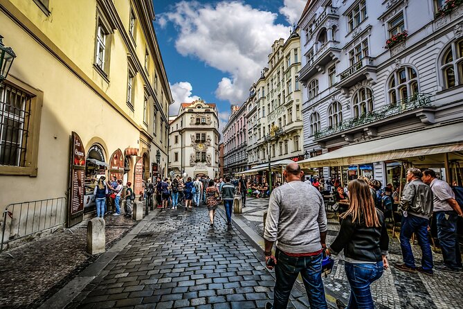 Prague DeLuxe Tour: Views, Hidden Gems, Tastings & River Cruise - The tram ride to the castle