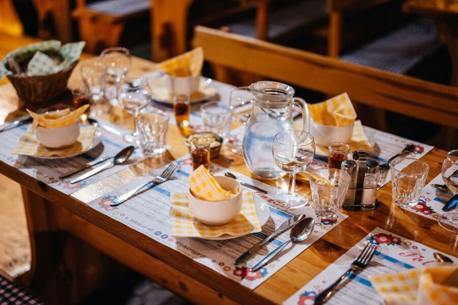 Prague: Dinner with Folk Show and Open Bar - Is $92 good value?