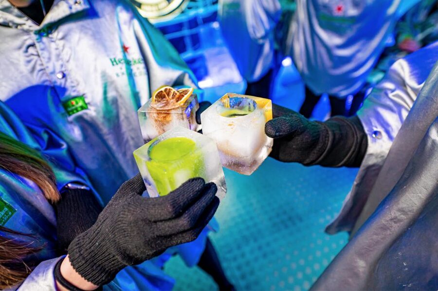 Prague: Entry ticket to Ice Pub Prague with Nightclub Option - Clothing and comfort at -7°C