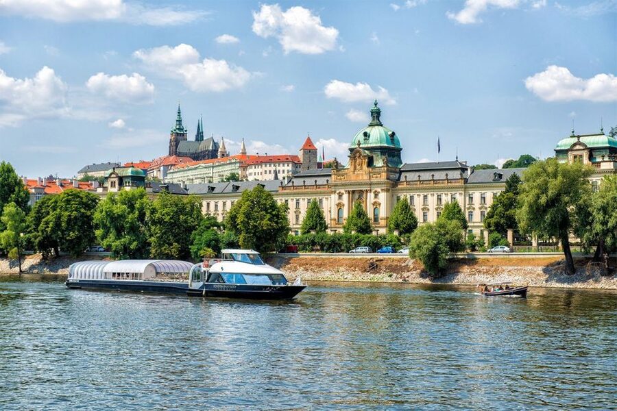 Prague: Evening Vltava River Eco Cruise with Prosecco - A quiet hour on Prague’s Vltava