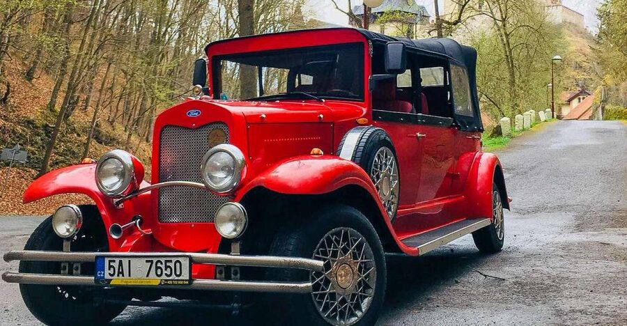 Prague: Fairytale Karlstejn Castle in Retro-Style Car - Why Karlštejn works as a day outside Prague