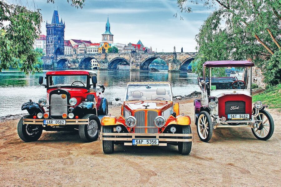 Prague: Fairytale Karlstejn Castle in Retro-Style Car - A morning pickup from central Prague