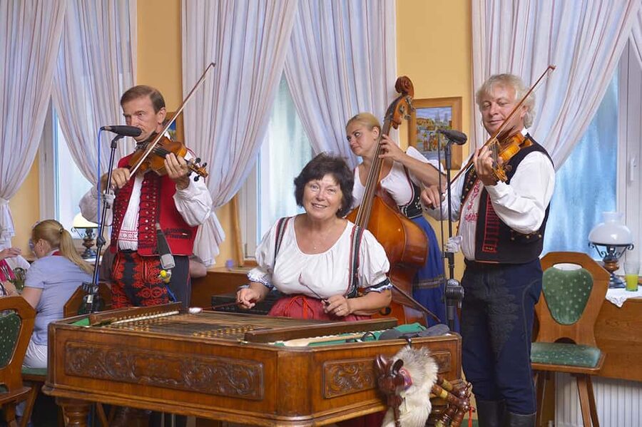 Prague: Folk Dancing Dinner Experience - Key points at a glance