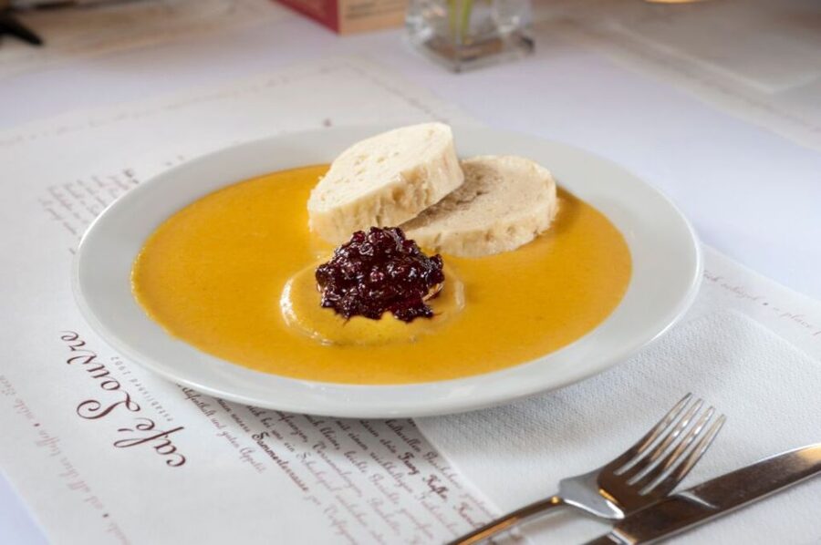 Prague: Food and Beer Guided Walking Tour with Tastings - Beer tasting beyond the first stop