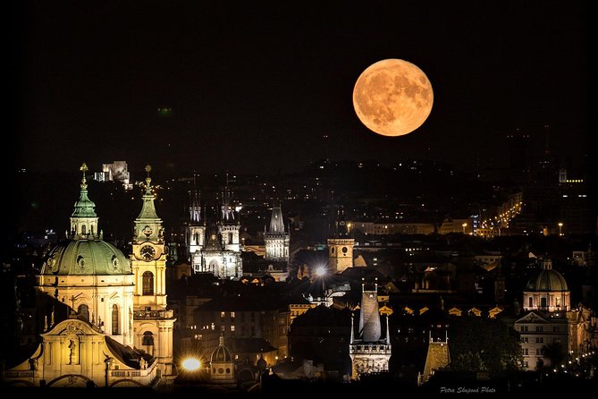 Prague food and cultural tour - 6 hours fairytale experience - The Vltava: one hour on the water