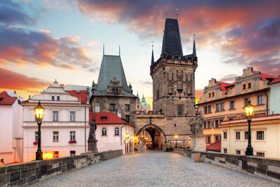 Prague: Full-Day Old Town, River Cruise & Prague Castle Tour - The 2pm break: plan your own lunch