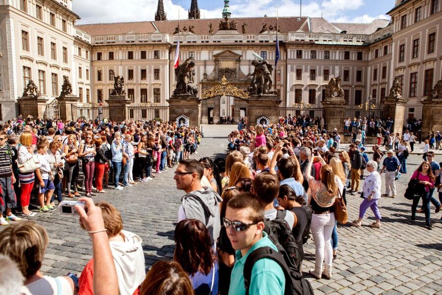 Prague: Full-Day Sightseeing Tour with Cruise and Lunch - Czech lunch in a traditional pub
