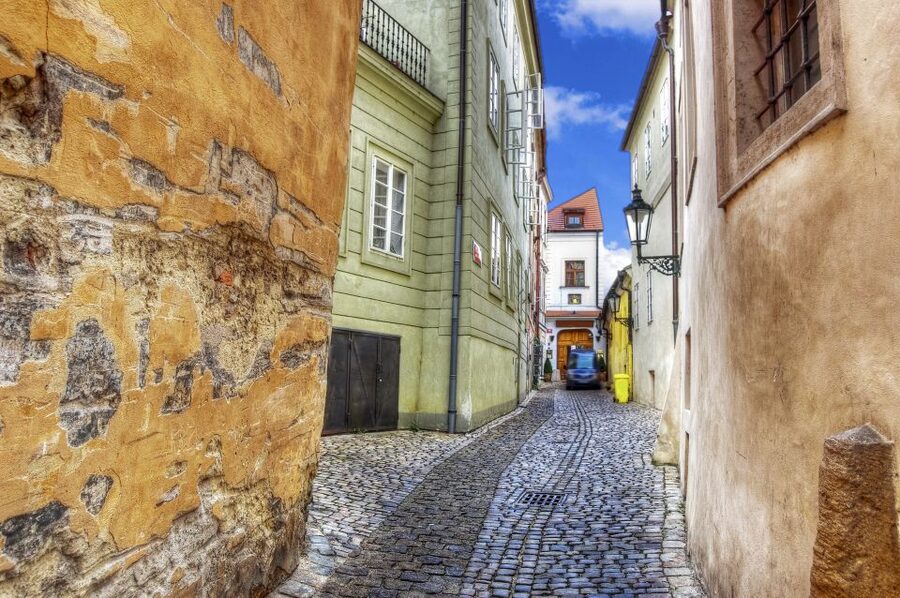 Prague: Full-Day Tour with Lunch and River Boat Cruise - Riding the tram up to Prague Castle