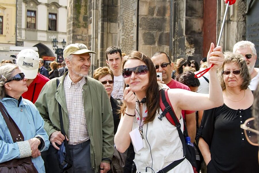 Prague: Full-Day Tour with Lunch and River Boat Cruise - Guide quality and language