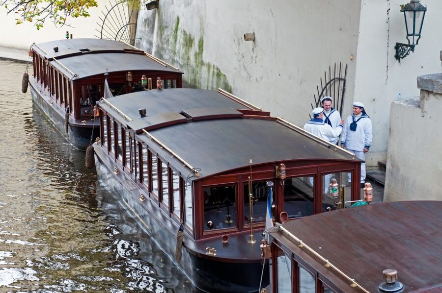 Prague: Full-Day Tour with Lunch and River Boat Cruise - Is $199 a fair price?