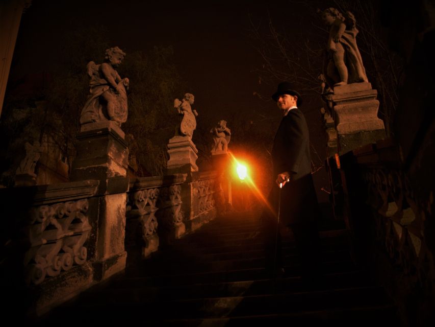 Prague: Ghost Tour - Returning to the Astronomical Clock